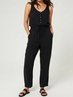 Niaff Black Sleeveless Jumpsuit